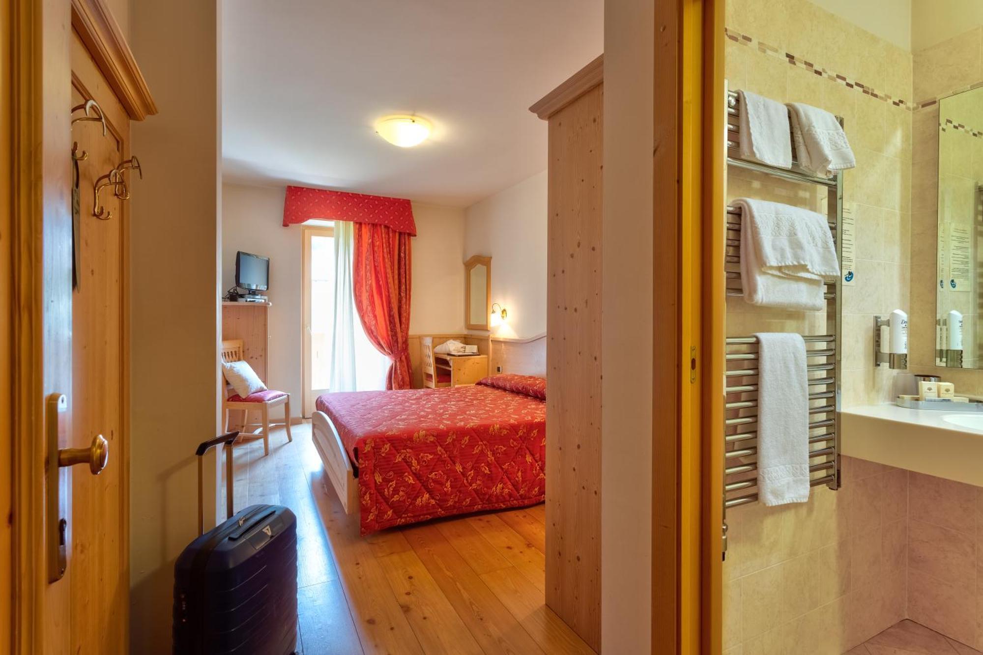 Beverly Hotel Pinzolo Kamer foto