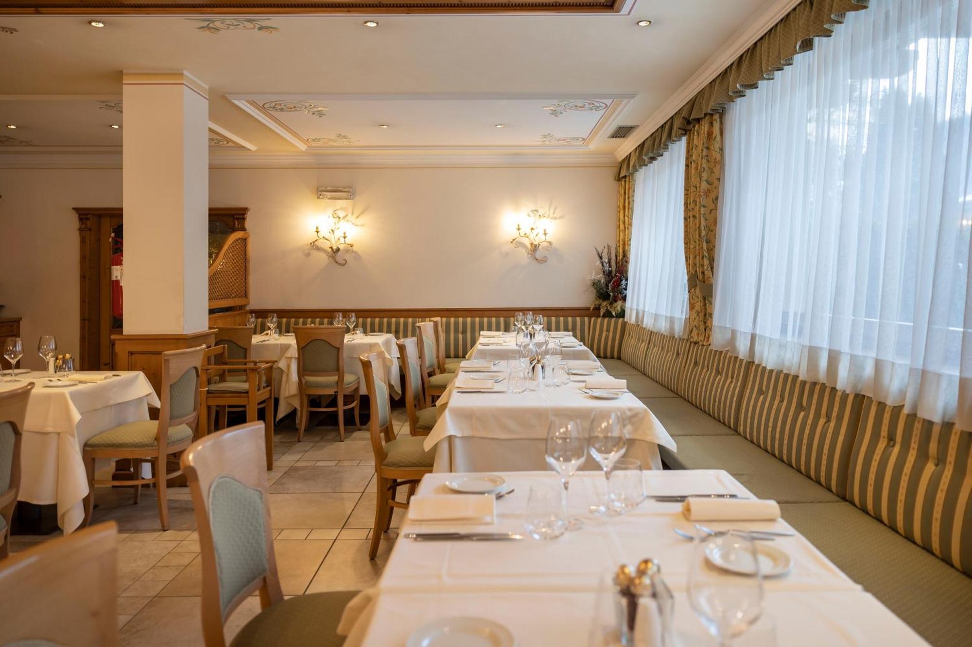 Beverly Hotel Pinzolo Buitenkant foto