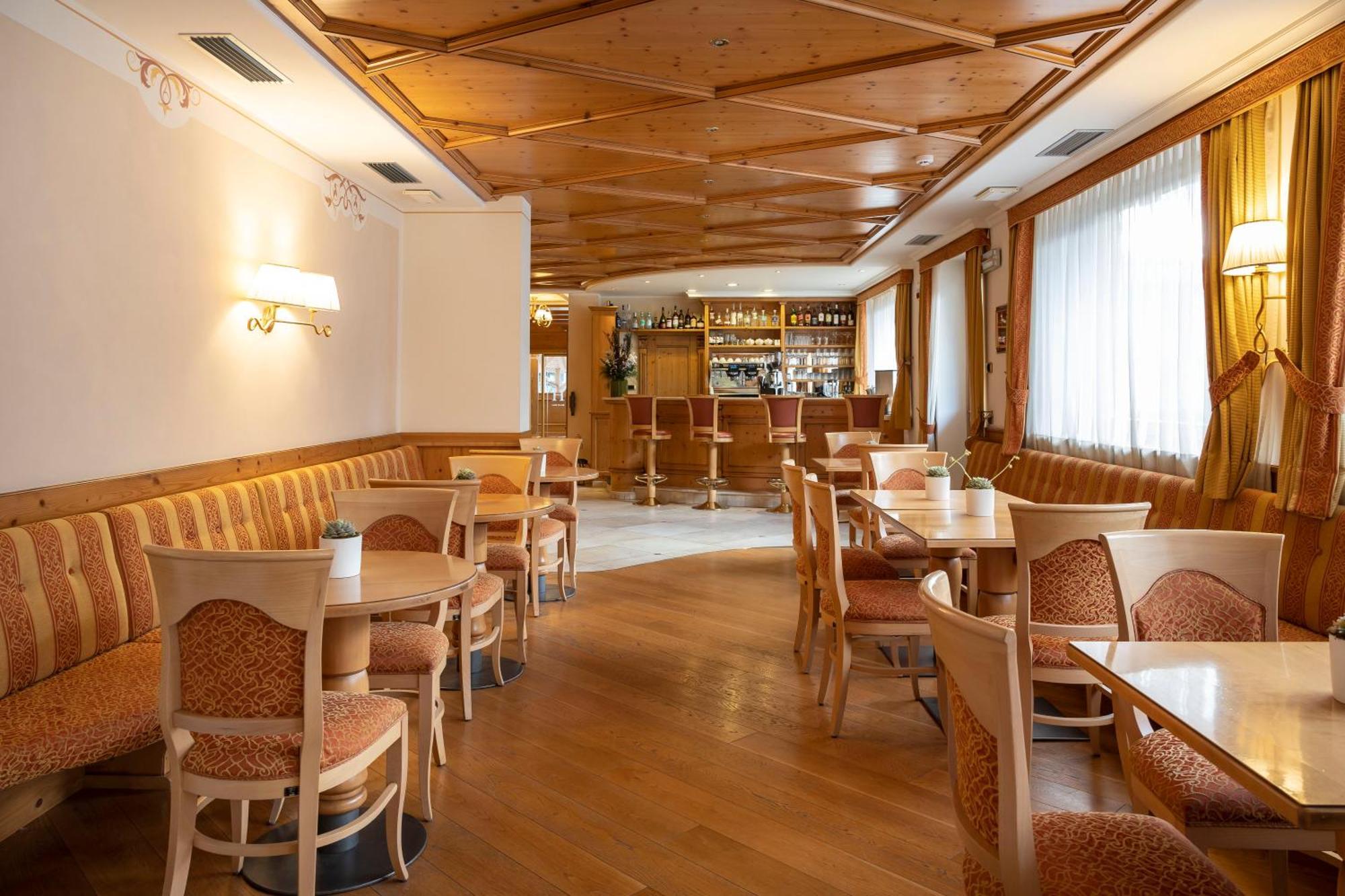 Beverly Hotel Pinzolo Buitenkant foto