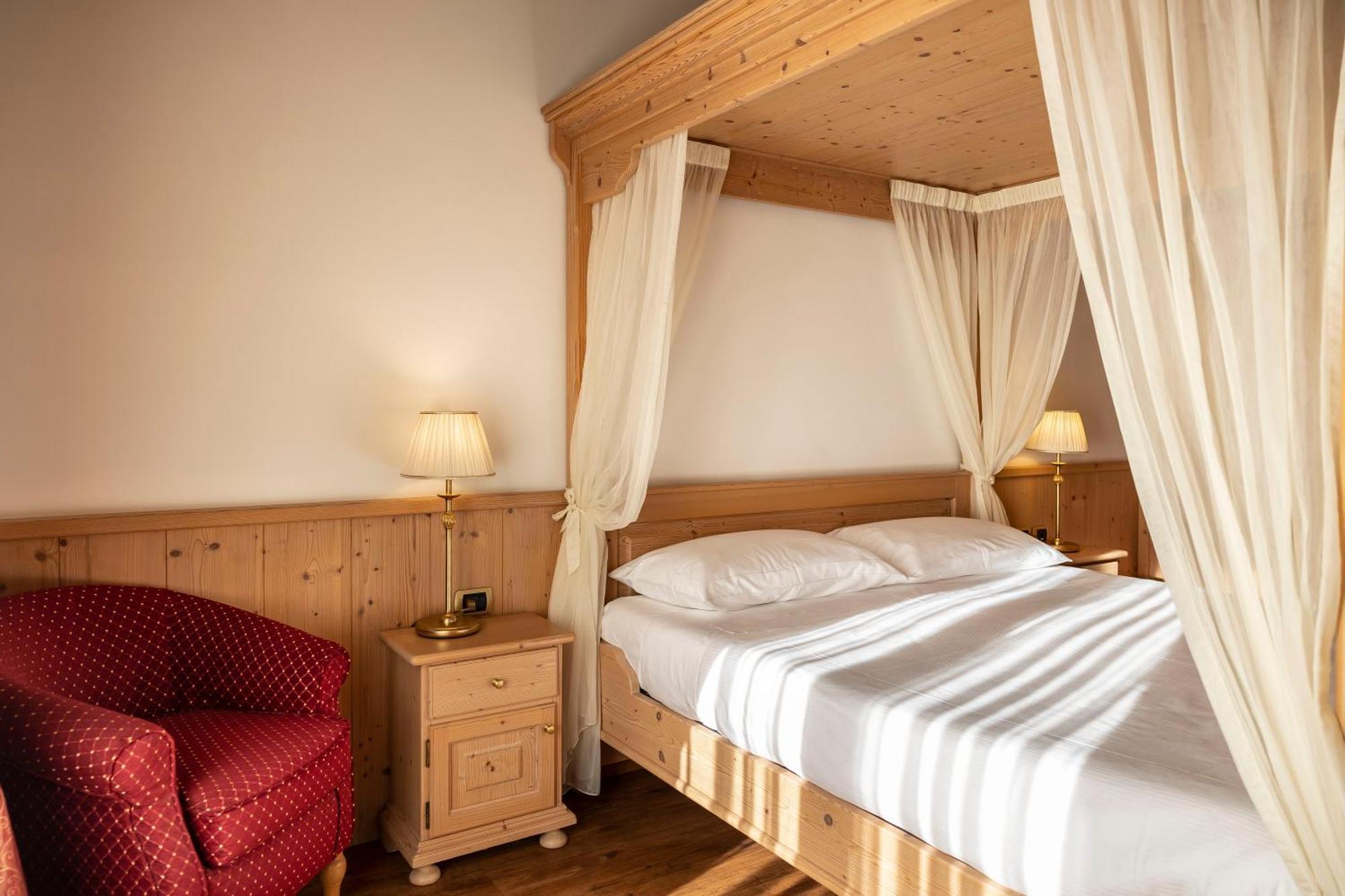 Beverly Hotel Pinzolo Buitenkant foto